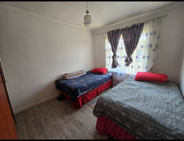 2 BEDROOM FREEHOLD FOR SALE IN MOFFAT VIEW